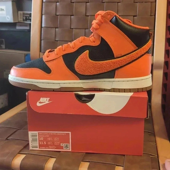 Nike Dunk High Retro University - Picture 7 of 7